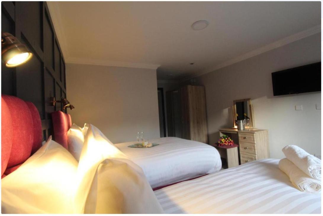 The Dutch Tulip Hotel Mallow Dış mekan fotoğraf