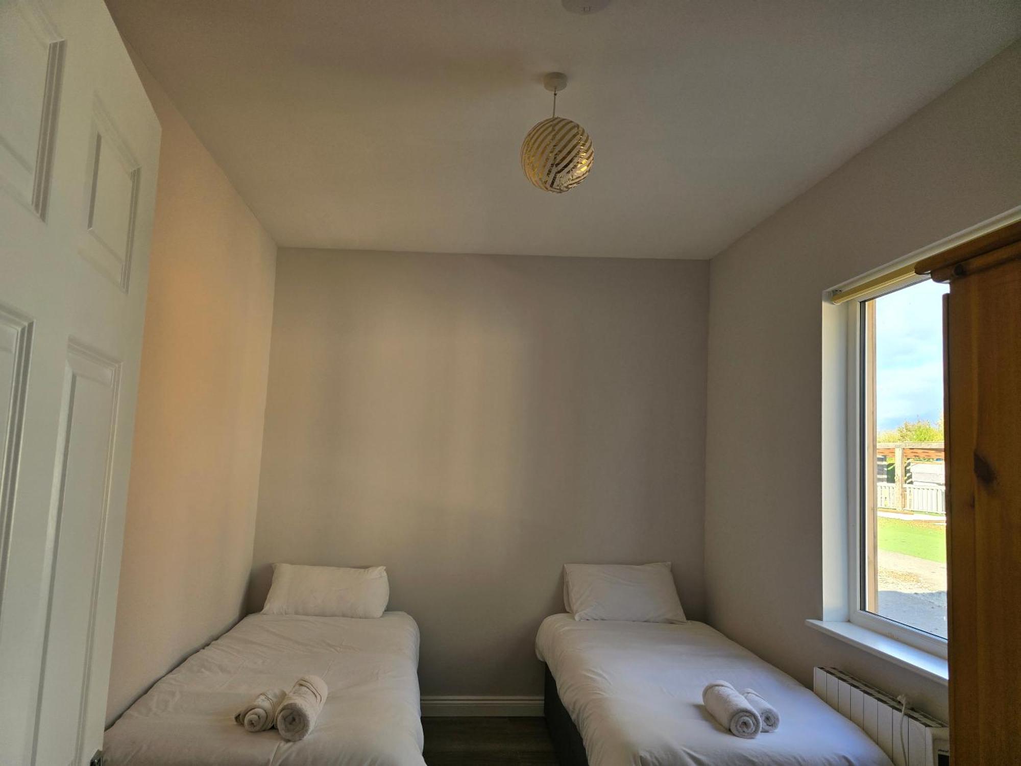 The Dutch Tulip Hotel Mallow Dış mekan fotoğraf